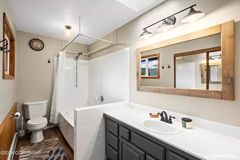 Bath - 25642 Berryhill Rd, Eagle River, AK 99577 photo 2 of 5