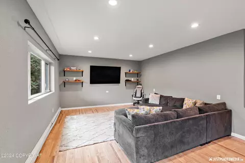 Living - 25642 Berryhill Rd, Eagle River, AK 99577 photo 3 of 4