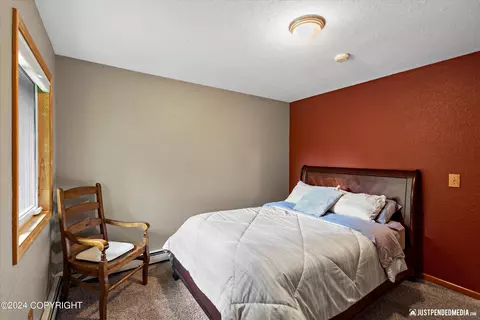 Bedroom - 25642 Berryhill Rd, Eagle River, AK 99577 photo 3 of 6