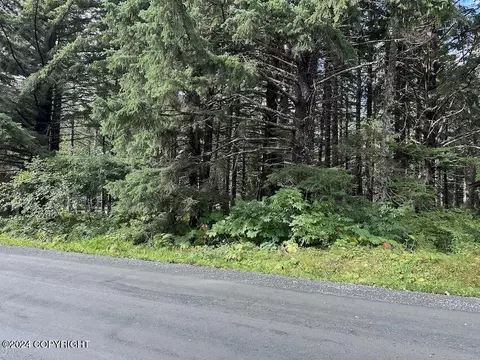 L4 4th Avenue, Haines, AK 99827