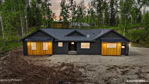 7577 W Scarlet Dr, Wasilla, AK 99623