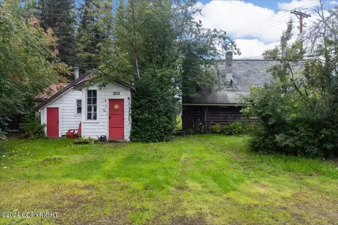 1852 Caribou Way, Fairbanks, AK 99709