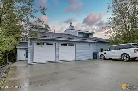 4014 N Point Dr, Anchorage, AK 99502