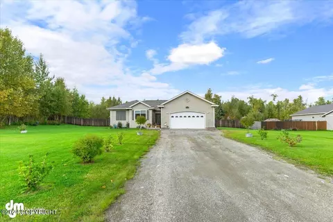 4673 W Gold Leaf Cir, Wasilla, AK 99623
