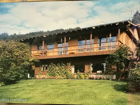 59210 Newman Ct, Homer, AK 99603