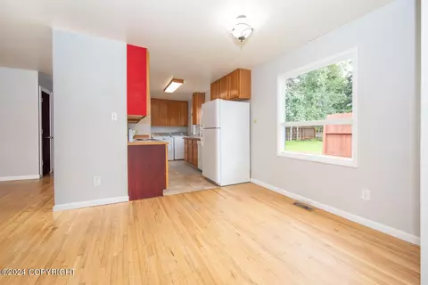 821 Cedar St, Anchorage, AK 99501 photo 8