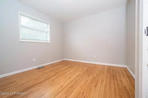 821 Cedar St, Anchorage, AK 99501 photo 22