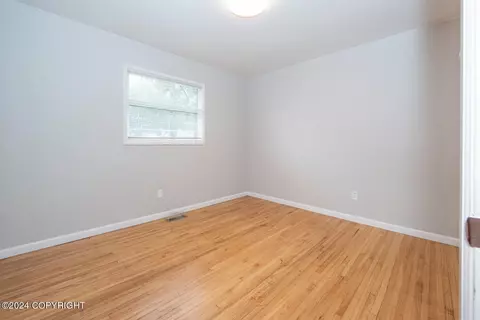 821 Cedar St, Anchorage, AK 99501 photo 20