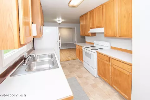821 Cedar St, Anchorage, AK 99501 photo 11