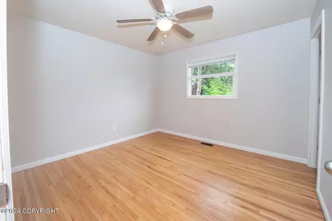 821 Cedar St, Anchorage, AK 99501 photo 23