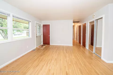 821 Cedar St, Anchorage, AK 99501 photo 5