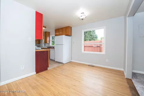821 Cedar St, Anchorage, AK 99501 photo 7