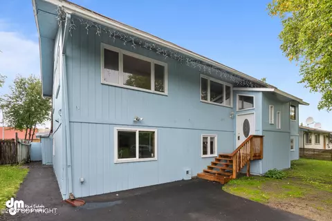 2591 Lyvona Ln, Anchorage, AK 99502