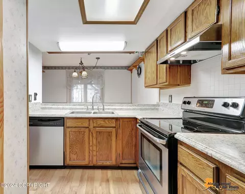 Kitchen - 12005 Copper Mountain Dr, Eagle River, AK 99577 photo 4 of 5