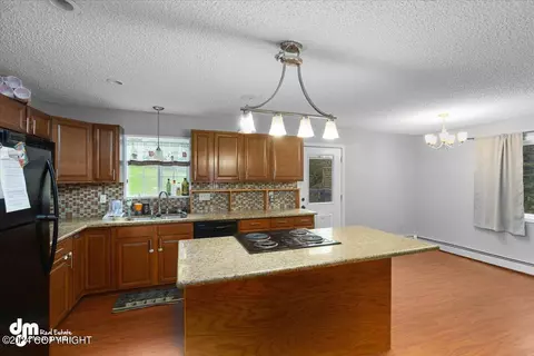 Kitchen - 7708 E 20th Ave, Anchorage, AK 99504 photo 1 of 3