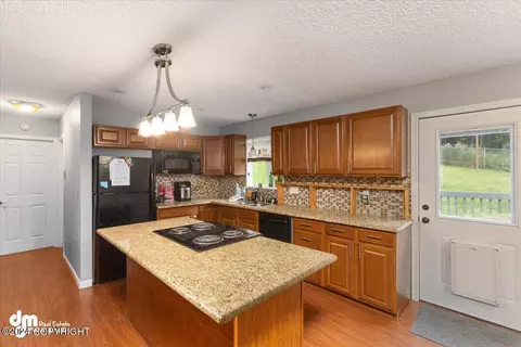Kitchen - 7708 E 20th Ave, Anchorage, AK 99504 photo 2 of 3