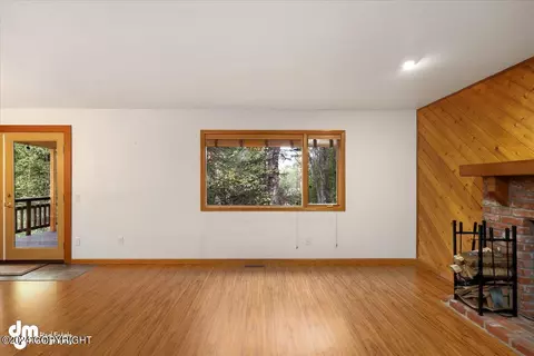 Living - 18843 Mountain Rd, Chugiak, AK 99567 photo 12 of 12