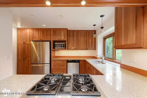 Kitchen - 18843 Mountain Rd, Chugiak, AK 99567 photo 2 of 8