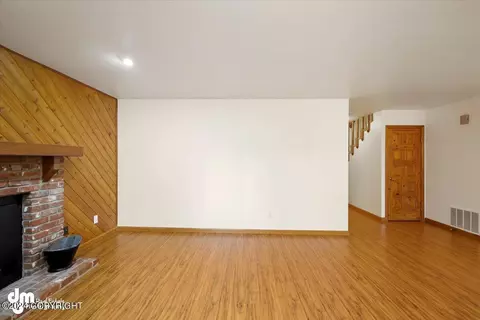 Living - 18843 Mountain Rd, Chugiak, AK 99567 photo 9 of 12