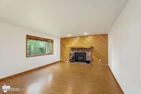 Living - 18843 Mountain Rd, Chugiak, AK 99567 photo 5 of 12