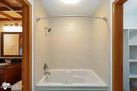 Bath - 18843 Mountain Rd, Chugiak, AK 99567 photo 1 of 4
