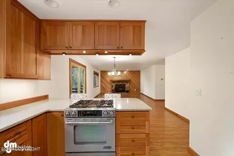 Kitchen - 18843 Mountain Rd, Chugiak, AK 99567 photo 7 of 8