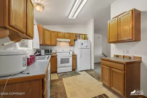 8124 E 6th Ave, Anchorage, AK 99504 photo 13