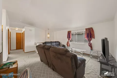 8124 E 6th Ave, Anchorage, AK 99504 photo 8