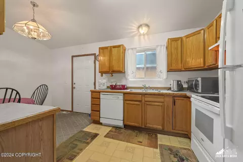 8124 E 6th Ave, Anchorage, AK 99504 photo 18