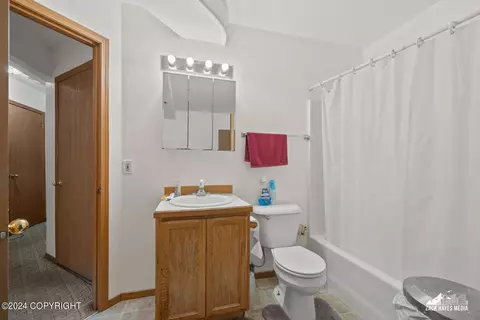 8124 E 6th Ave, Anchorage, AK 99504 photo 32
