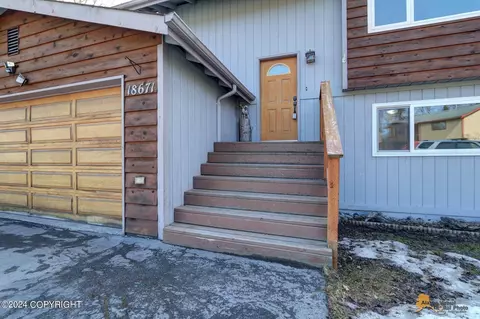 18671 Kings Point Cir, Eagle River, AK 99577