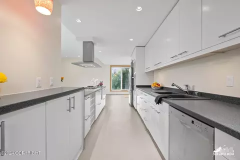 Kitchen - 111 E 13th Ave # A, Anchorage, AK 99501 photo 8 of 11