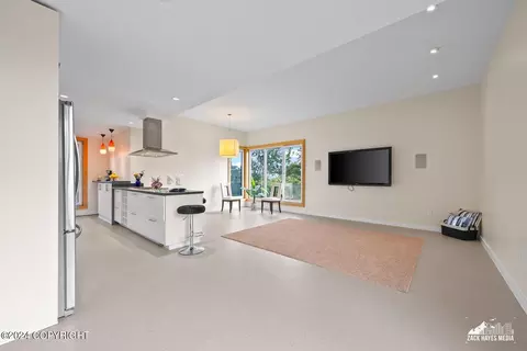 Living - 111 E 13th Ave # A, Anchorage, AK 99501 photo 1 of 6