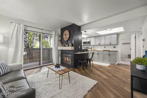 7301 Huntsmen Cir # 23, Anchorage, AK 99518