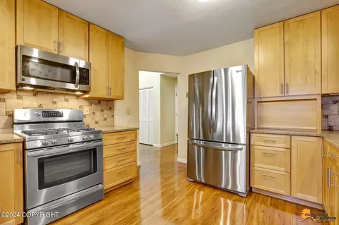 7944 Highlander Dr, Anchorage, AK 99518 photo 8