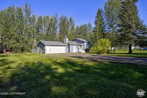 2638 Clydesdale Dr, North Pole, AK 99705