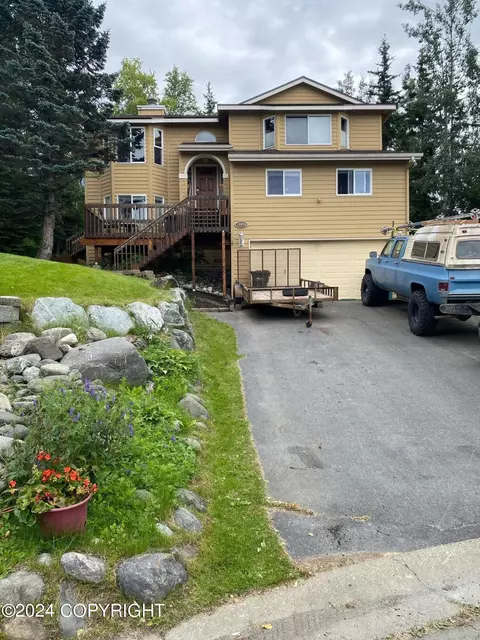 10820 Sushana Cir, Eagle River, AK 99577 photo 2