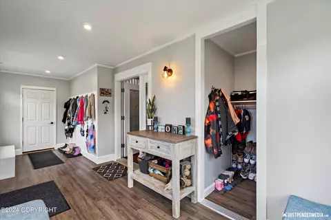 13417 Alex Cir, Eagle River, AK 99577 photo 4