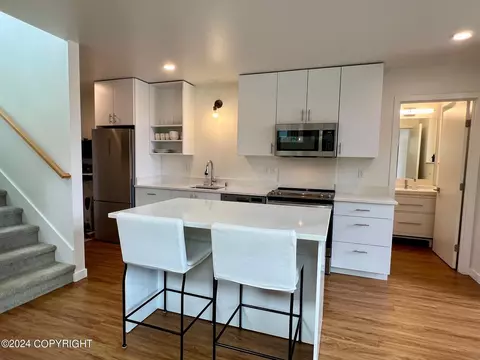Kitchen - 252 E 11th Ave # 5, Anchorage, AK 99501 photo 4 of 6