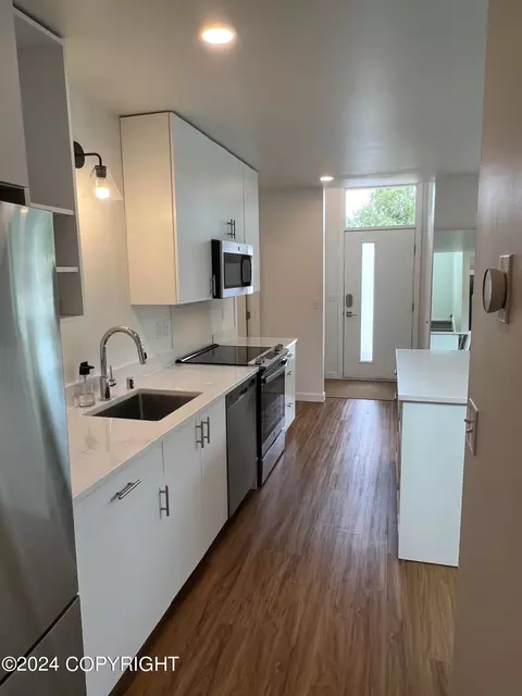 Kitchen - 252 E 11th Ave # 5, Anchorage, AK 99501 photo 6 of 6