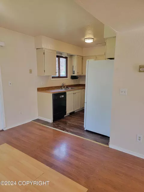 3151 E 64th Ave, Anchorage, AK 99507 photo 4