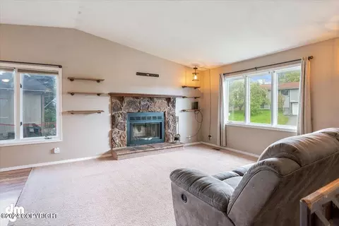 Living - 12501 Crested Butte Dr, Eagle River, AK 99577 photo 2 of 3
