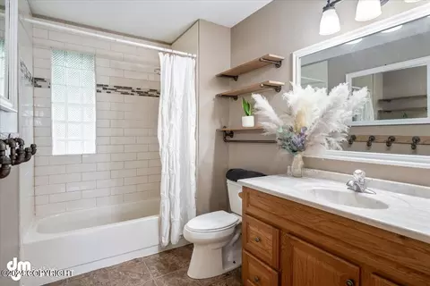 Bath - 12501 Crested Butte Dr, Eagle River, AK 99577 photo 1 of 1