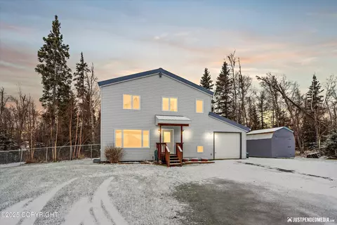 200 N Glengarry St, Palmer, AK 99645