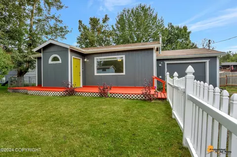 317 N Hatcher St, Palmer, AK 99645