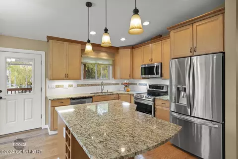 17707 Kiloana Cir, Eagle River, AK 99577 photo 9