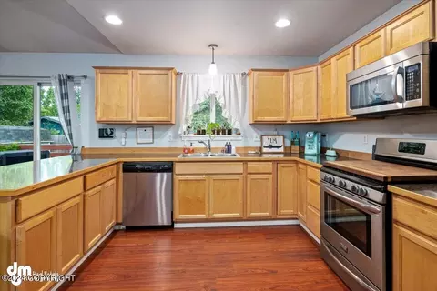 16639 Eleonora St, Eagle River, AK 99577 photo 19