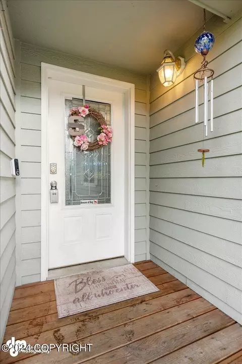 16639 Eleonora St, Eagle River, AK 99577 photo 6