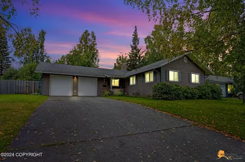 2514 Captain Cook Dr, Anchorage, AK 99517