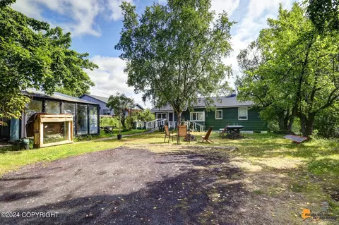 1338 E St, Anchorage, AK 99501 photo 4